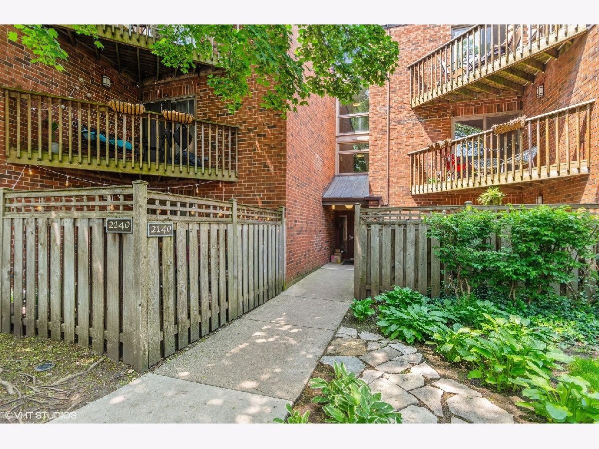 Condos & Townhomes Sold Oz Park Gardens Chicago Illinois, 2140 Lincoln