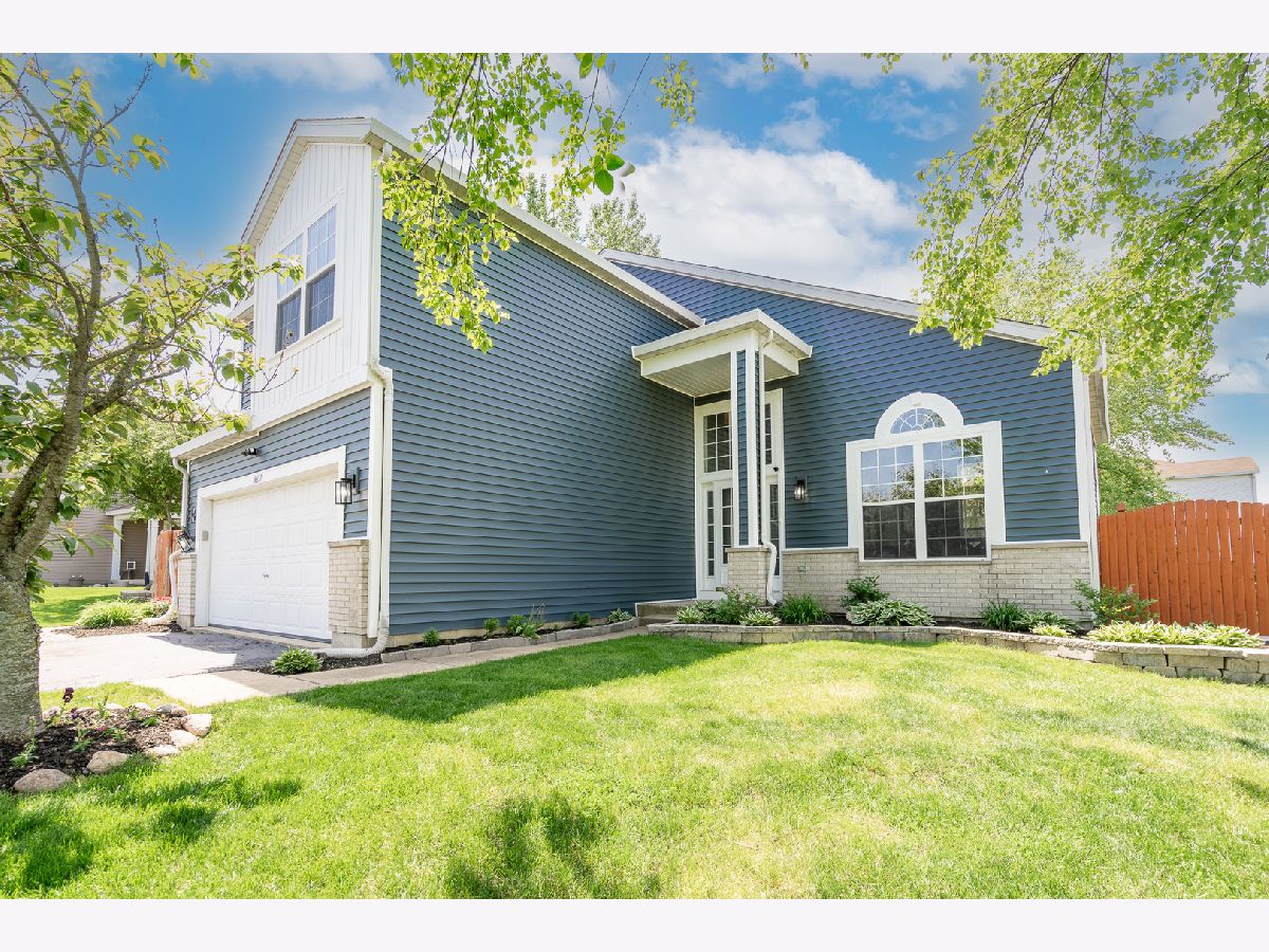 Townhomes & Condos & Homes Sold Victoria Crossing Lockport Illinois, 14657 Victoria Crossing