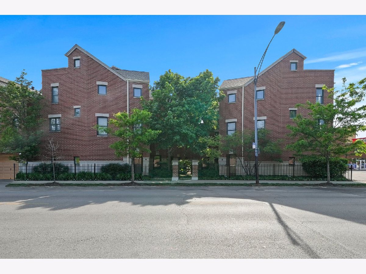 Condominiums Sold Graceland Court Chicago Illinois, 4048 Clark