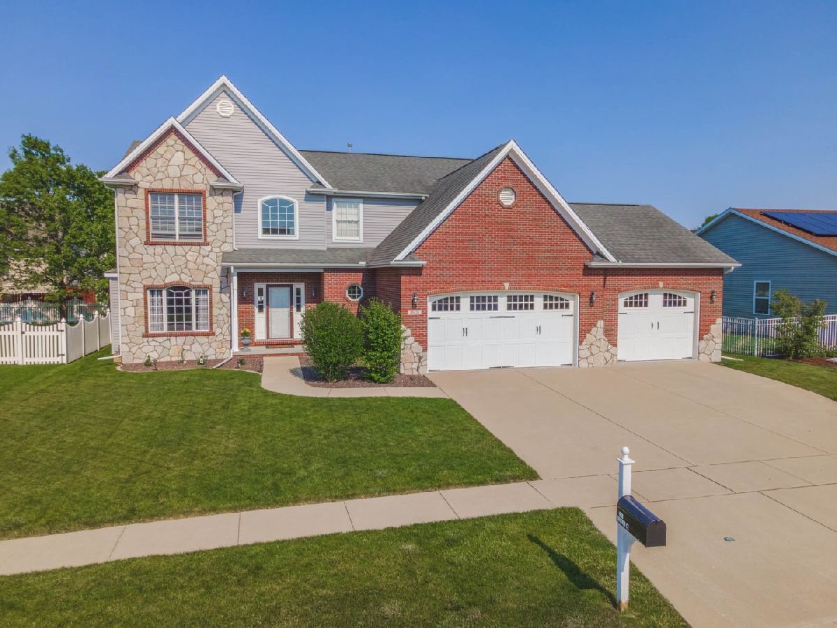 Homes Sold Hershey Grove Bloomington Illinois, 1608 Whitmer