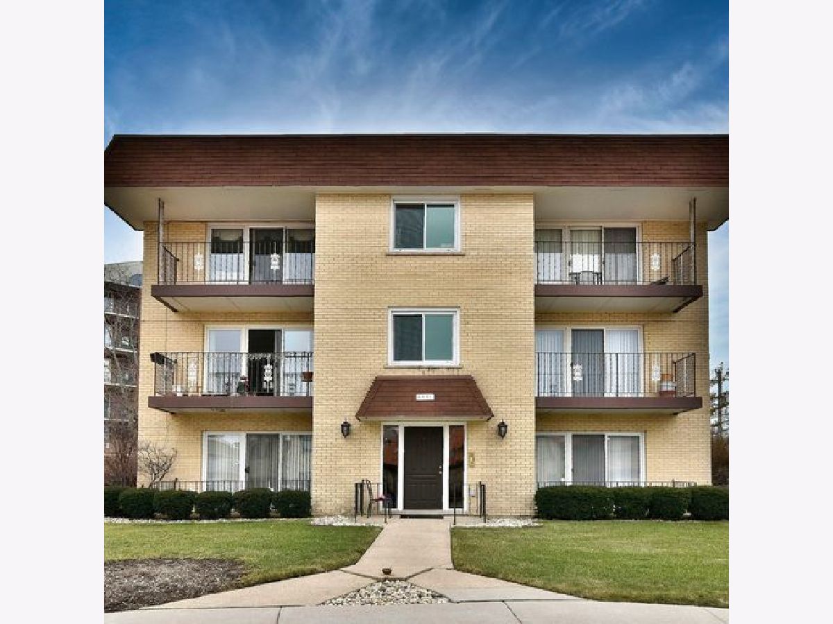 Homes & Condominiums Sold Dunning Square Chicago Illinois, 6551 Bittersweet