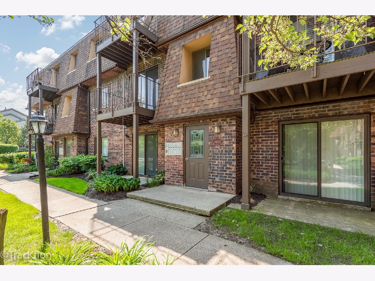 Condominiums Sold Hidden Valley Lombard Illinois, 1408 Fairfield