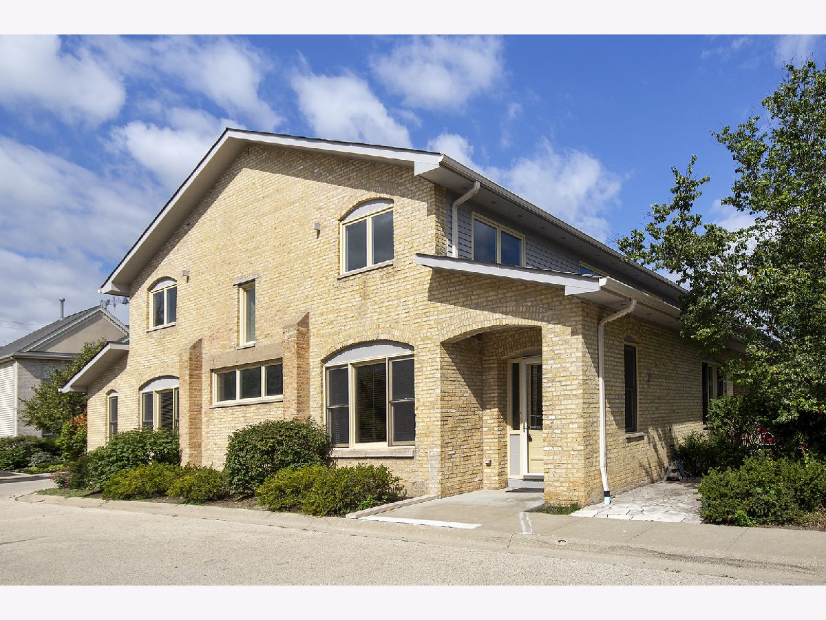 Homes & Townhomes & Condos Sold Fort Sheridan Highwood Illinois, 4 Rienzi