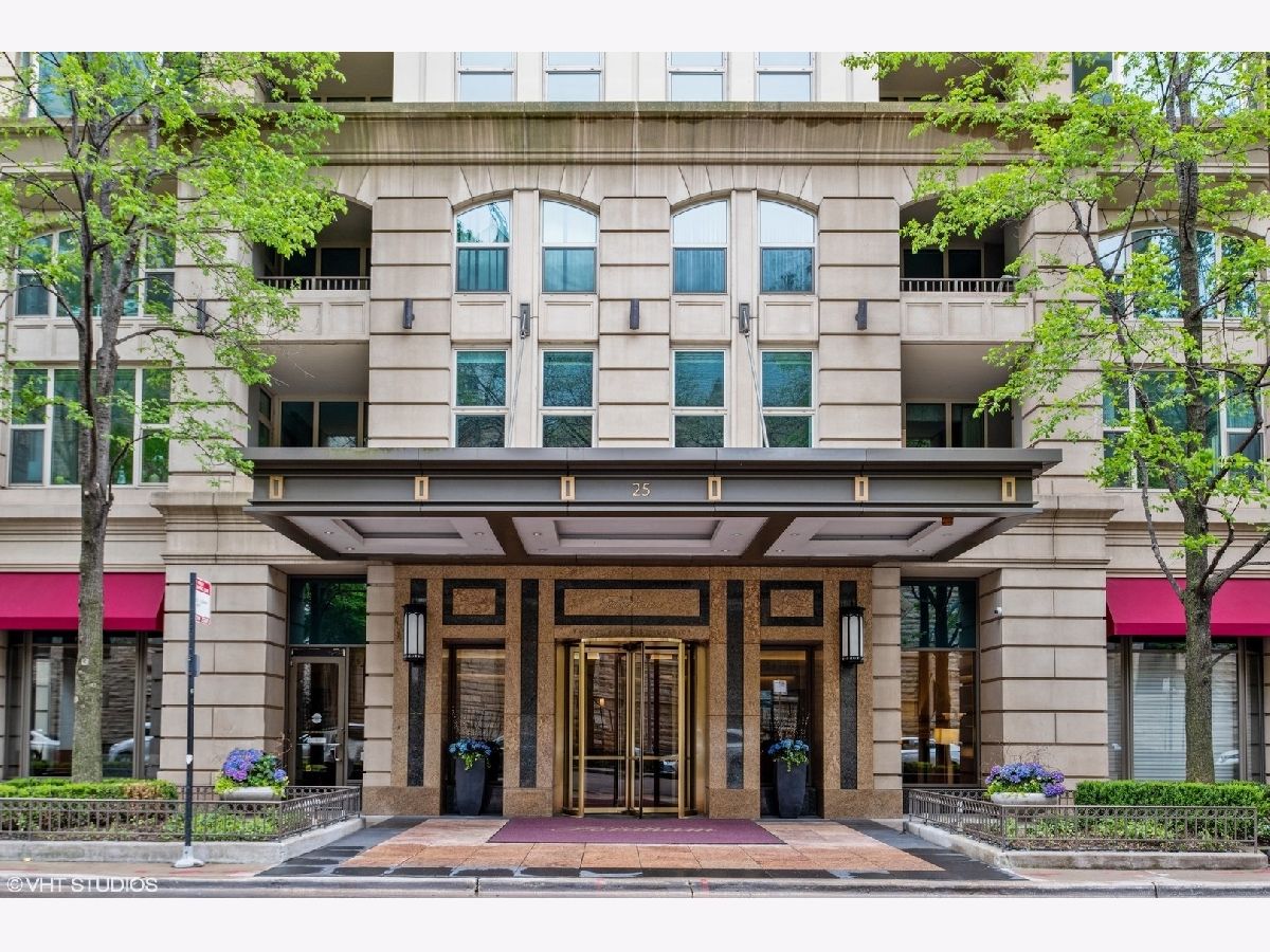 Condos & Townhomes Rented Fordham Chicago Illinois, 25 Superior