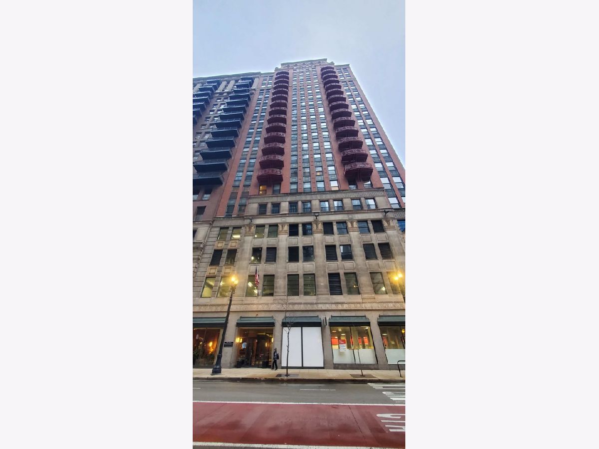 Condominiums Rented City Center Club Chicago Illinois, 208 Washington