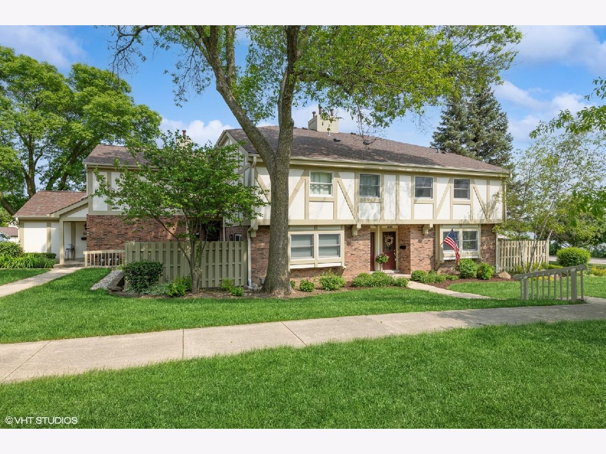 Townhomes & Condos Sold Lochshire Of Barrington Barrington Illinois, 886 Bristol