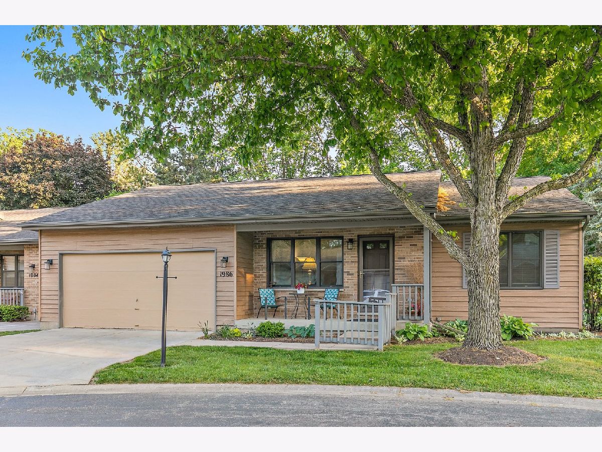Condominiums & Homes Sold Sandy Creek Elgin Illinois, 1986 Sandy Creek