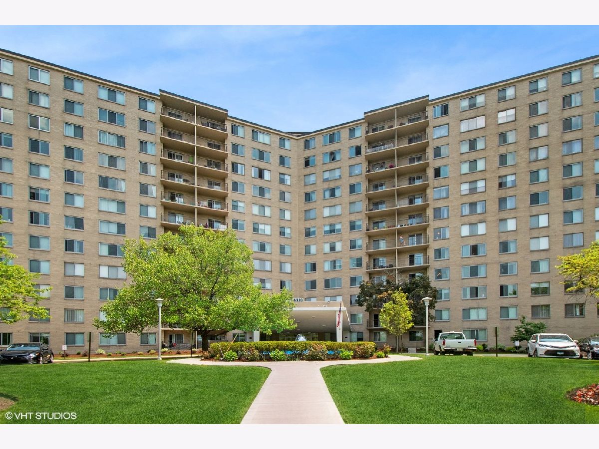 Winston Towers Chicago IL, Condominiums For Sale & For Rent Sadie