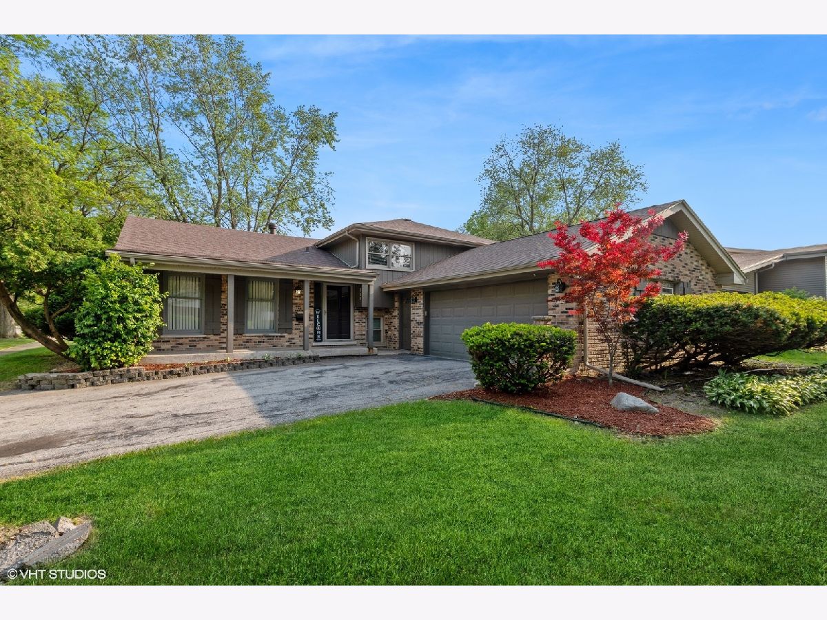 Homes & Condominiums Sold Flossmoor Hills Flossmoor Illinois, 902 Maple