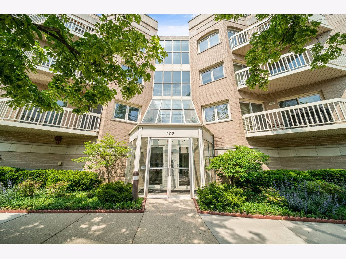 Condominiums & Homes Sold Manchester Green Buffalo Grove Illinois, 170 Manchester