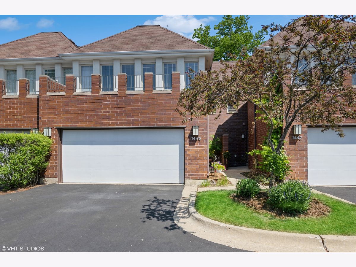 Townhomes Sold Prairie View Libertyville Illinois, 1445 Milwaukee