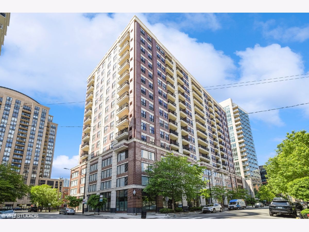 Condos & Townhomes & Homes Sold River North Chicago Illinois, 451 Huron
