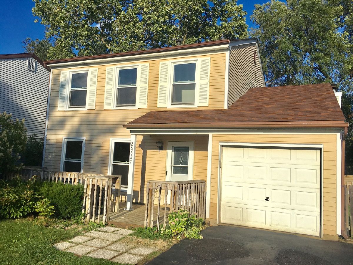 Homes & Condos & Townhomes Rented Summerlakes Warrenville Illinois, 2S627 Hampton