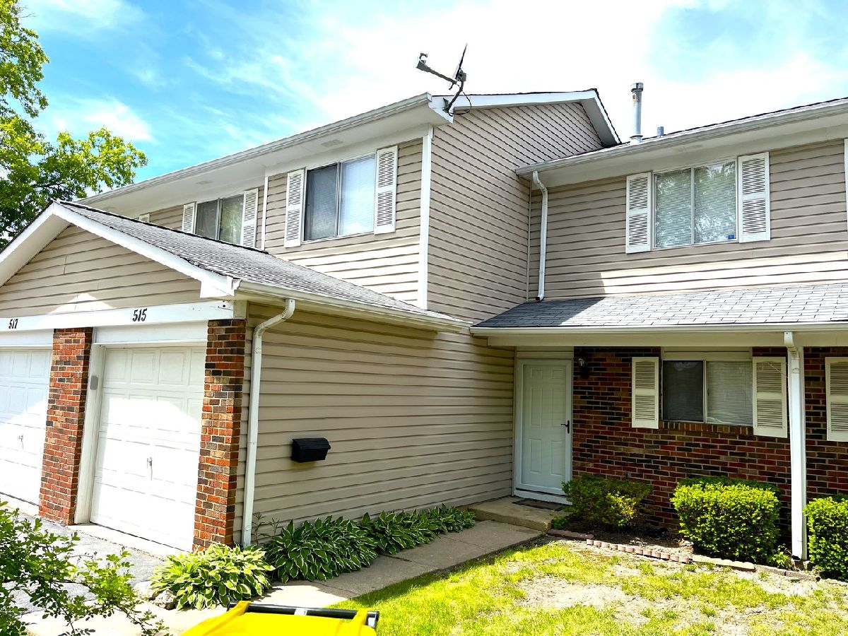 Townhomes & Condos & Homes Sold Newport Village Carol Stream Illinois, 515 Dakota