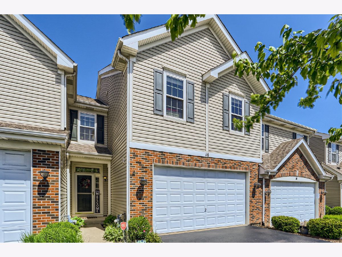 Townhomes & Homes Sold Prairie Pointe Streamwood Illinois, 16 Blue Stem