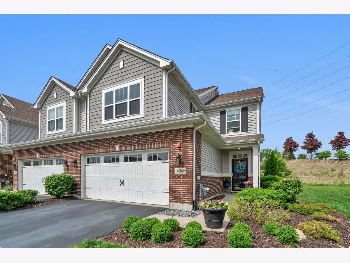 Homes & Townhomes Sold Sagebrook Lockport Illinois, 16060 Coneflower