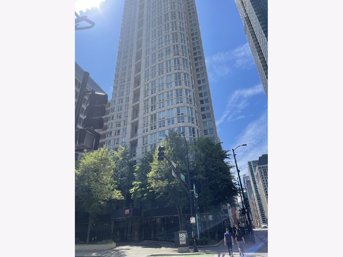Condominiums Rented The Sterling Chicago Illinois, 345 La Salle