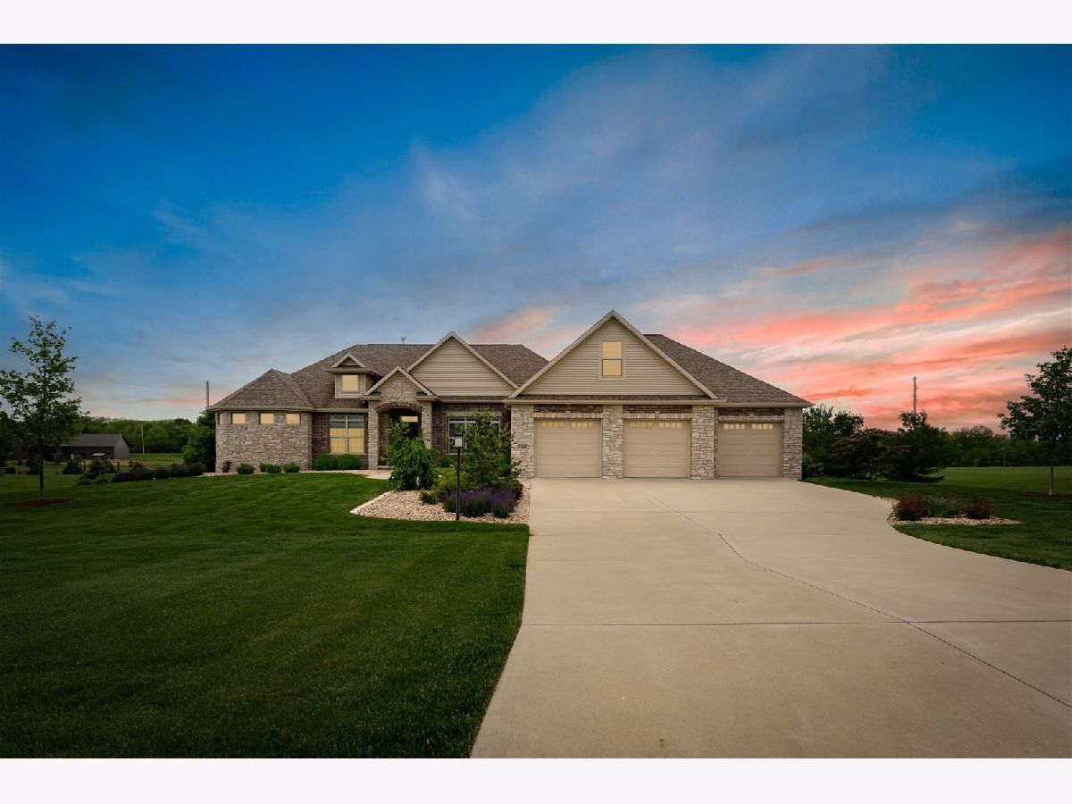 Homes & Condos & Townhomes Sold King's Mill Bloomington Illinois, 9699 Crossbow