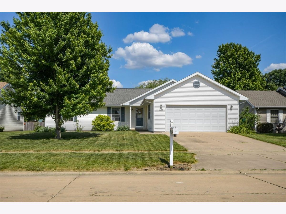 Homes Sold Somerset Urbana Illinois, 2704 Fieldcrest