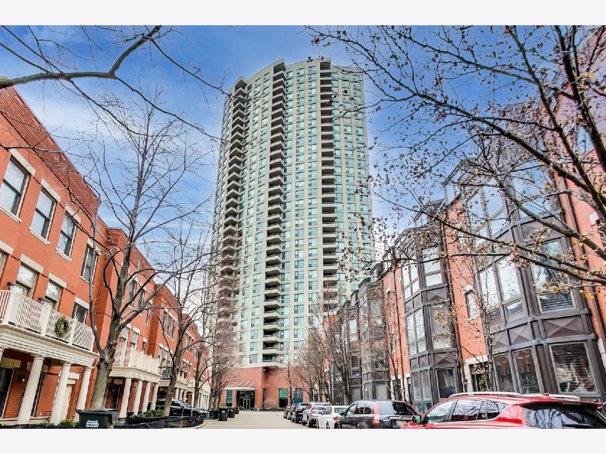 Condominiums Sold Kinzie Park Tower Chicago Illinois, 501 Clinton