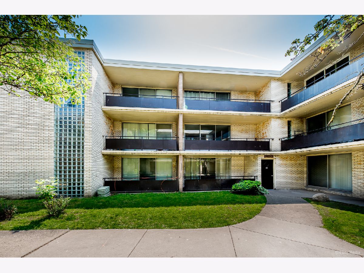 Condominiums Rented Nassau Terrace Condos Blue Island Illinois, 12556 Fairview