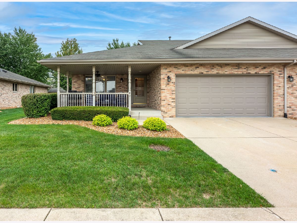 Townhomes Sold Wyndstone Village Elwood Illinois, 831 Deerpath