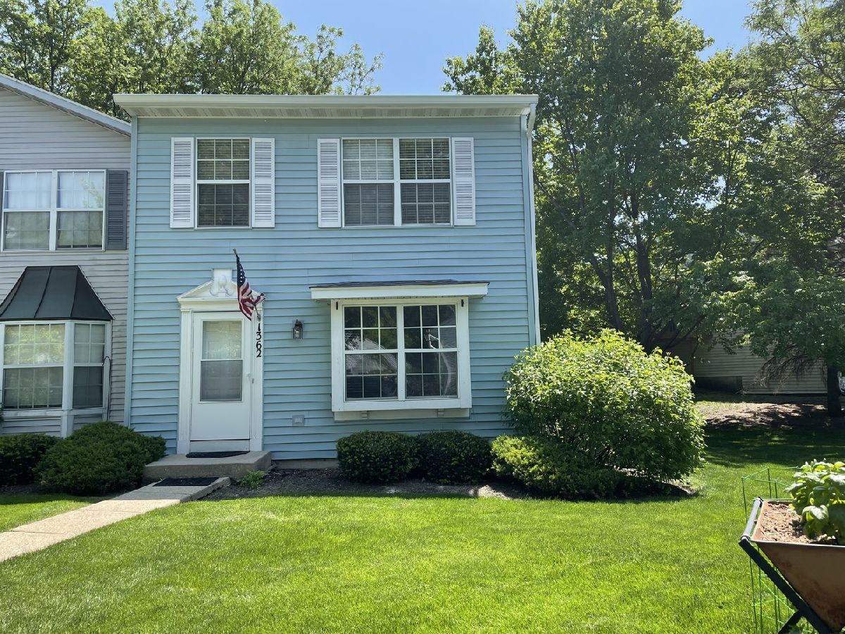 Townhomes Rented Chesapeake Commons Geneva Illinois, 1362 Arlington