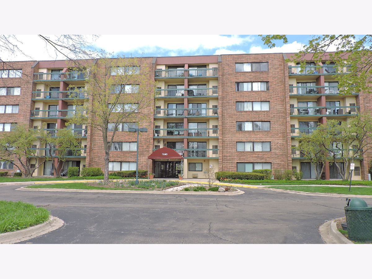 Condominiums Rented Twelve Oaks At Morningside Hoffman Estates Illinois, 1840 Huntington