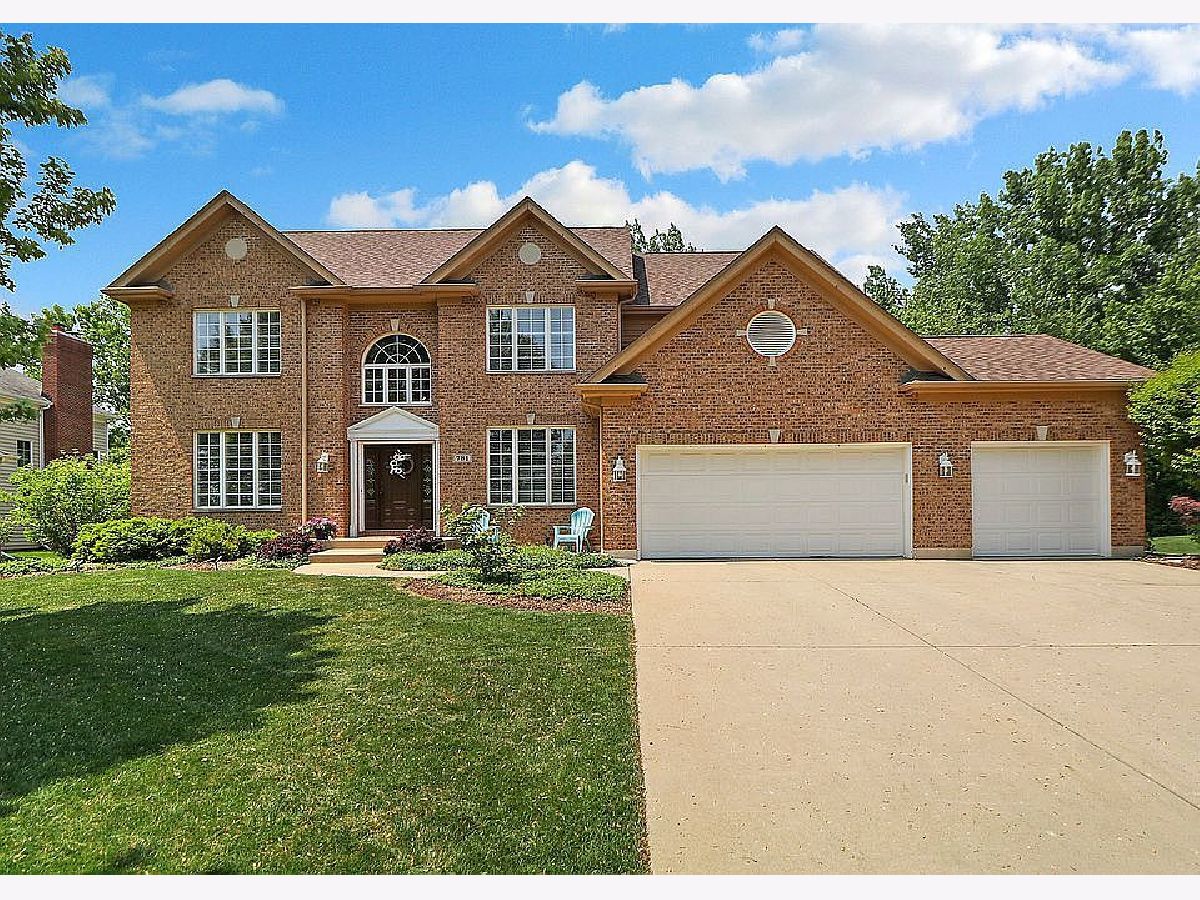 Homes & Condos & Townhomes Sold Wedgewood Crystal Lake Illinois, 781 Wedgewood