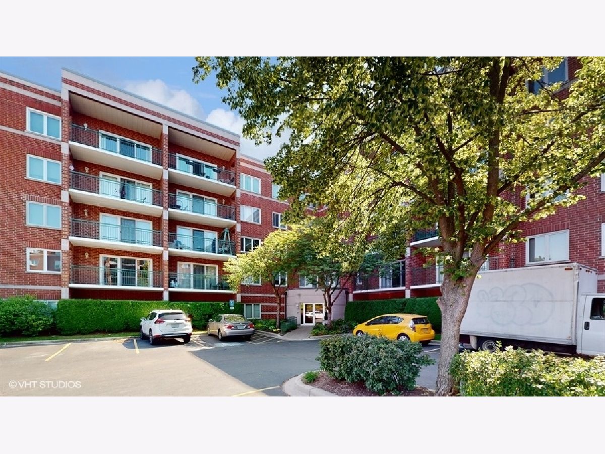 Condominiums & Homes Sold Rivers Edge Chicago Illinois, 5340 Lowell