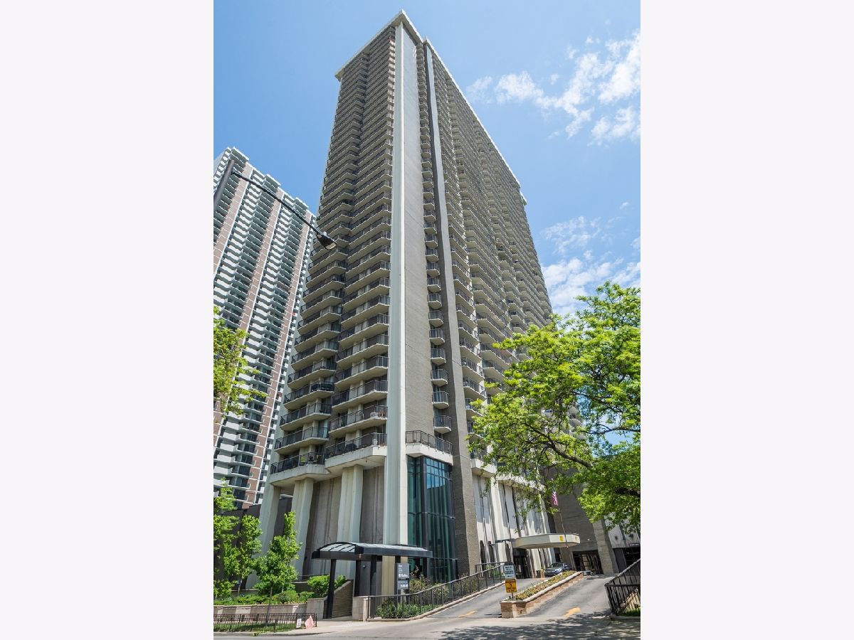 Condominiums Sold Malibu Chicago Illinois, 6007 Sheridan