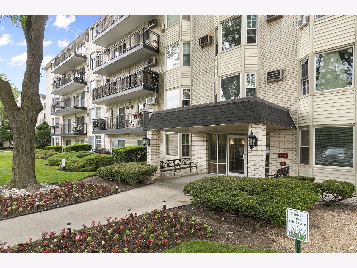 Condominiums Sold Edens Point Morton Grove Illinois, 5506 Lincoln