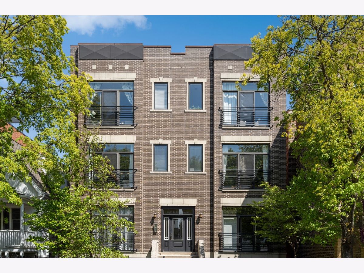 Condos & Townhomes Sold The Summit Chicago Illinois, 2244 Roscoe