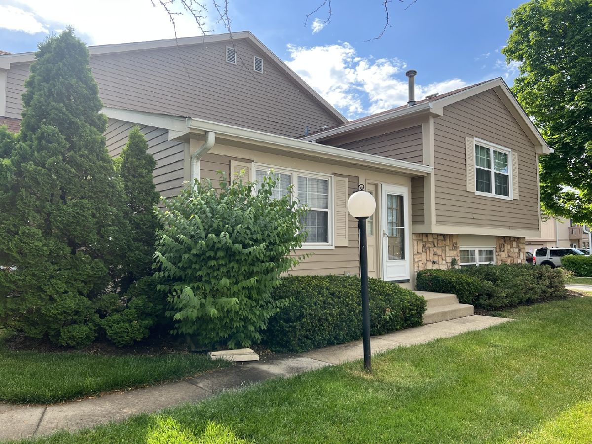 Townhomes & Condos Rented Westwood Vernon Hills Illinois, 107 Maplewood