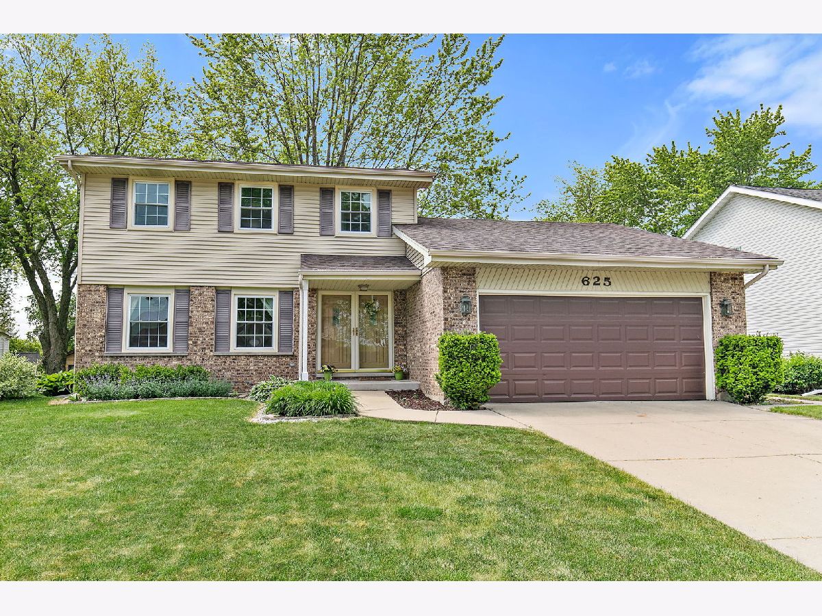 Condominiums & Homes Sold Kingsport Estates Schaumburg Illinois, 625 Point