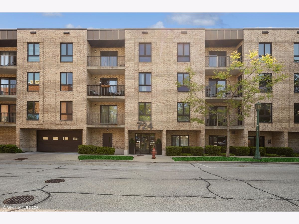 Condominiums & Homes Sold Village Centre Wilmette Illinois, 724 12th