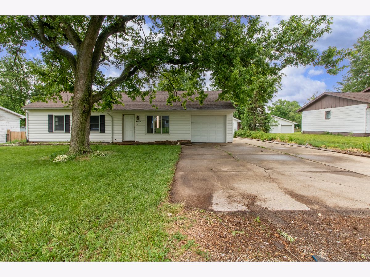 Homes & Condos & Townhomes Sold Colonial Meadows Bloomington Illinois, 4003 Crest