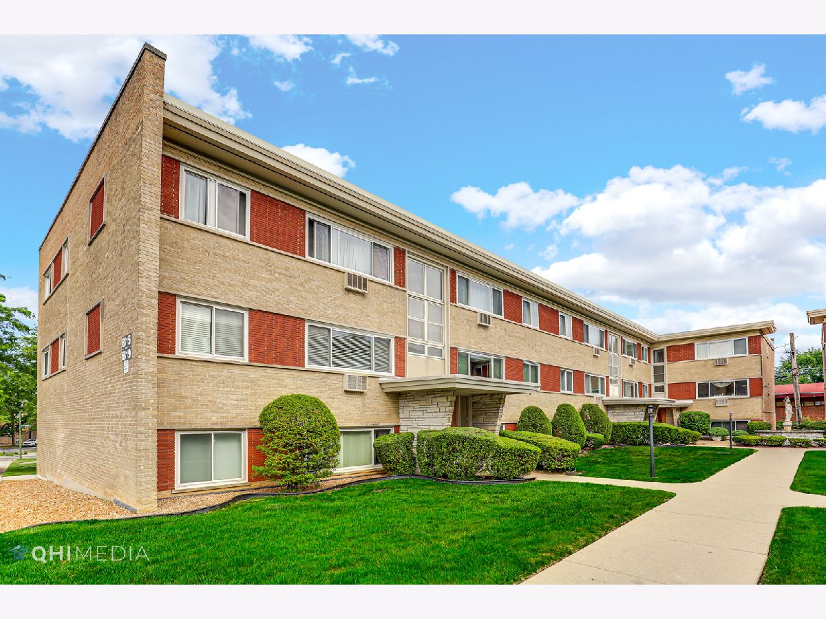 Condos & Townhomes Sold Raven Place Chicago Illinois, 6815 Raven