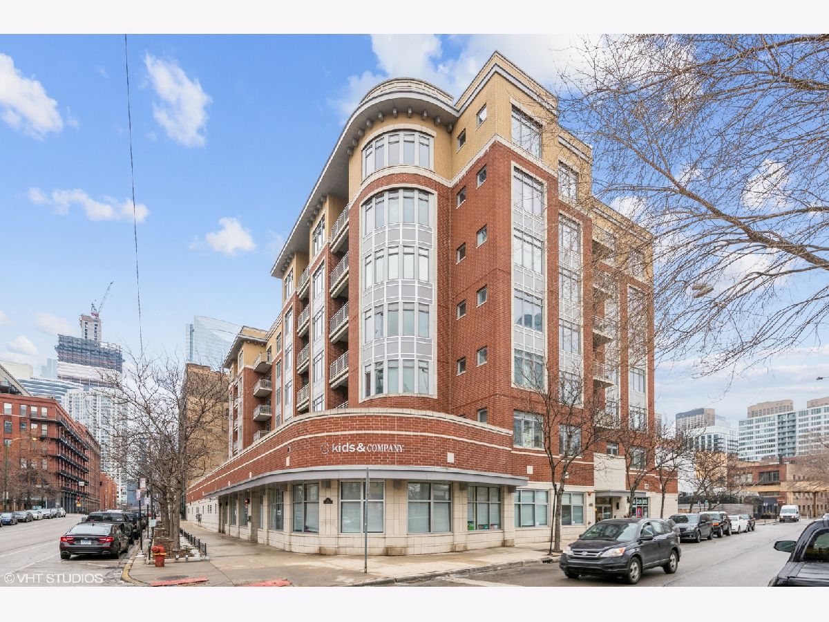 Condominiums Sold Fulton Place Chicago Illinois, 657 Fulton