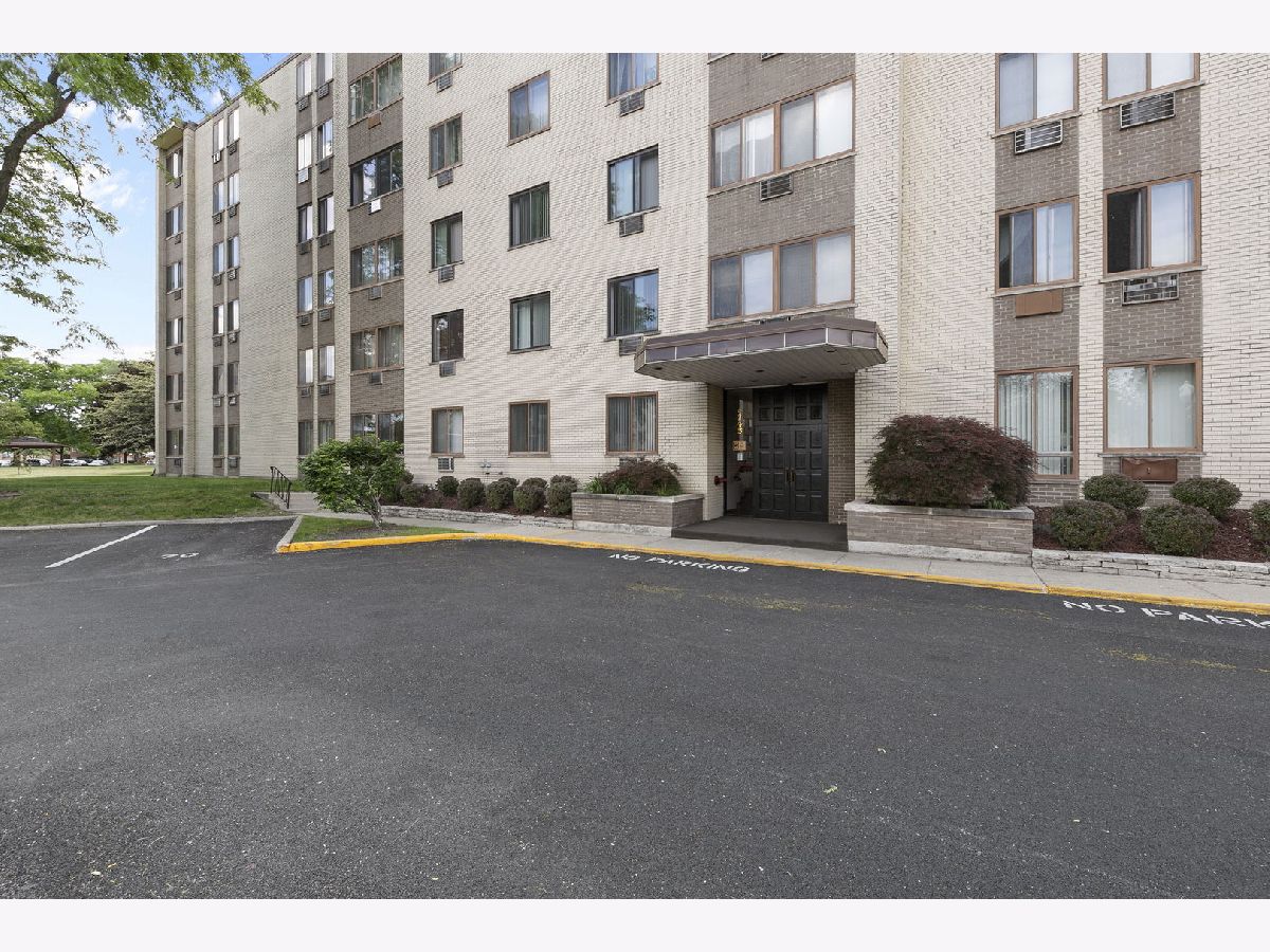 Condominiums Sold Shibui Oak Lawn Illinois, 9745 Karlov