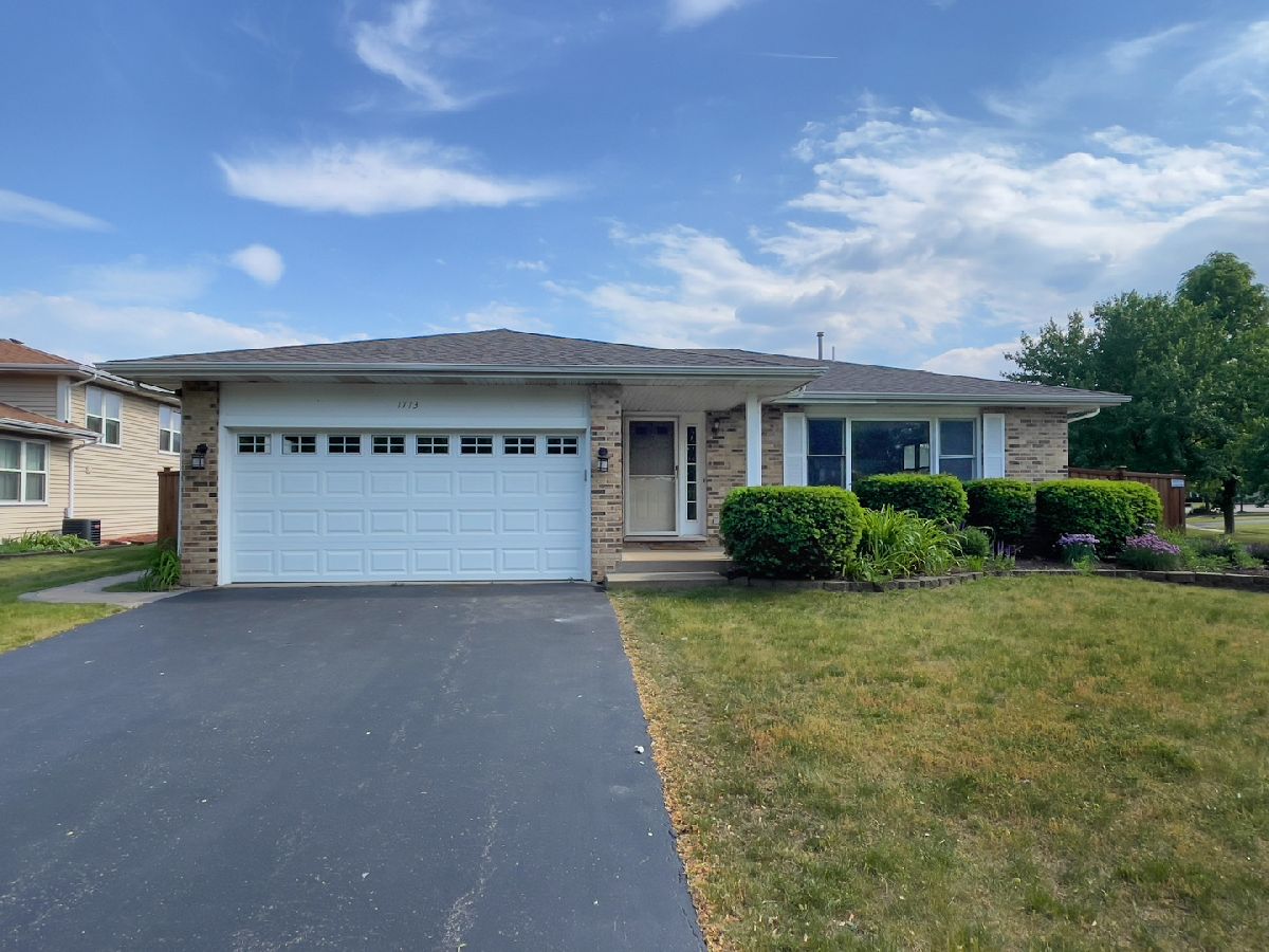 Homes Sold Hickory Oaks Bolingbrook Illinois, 1713 Apple Valley