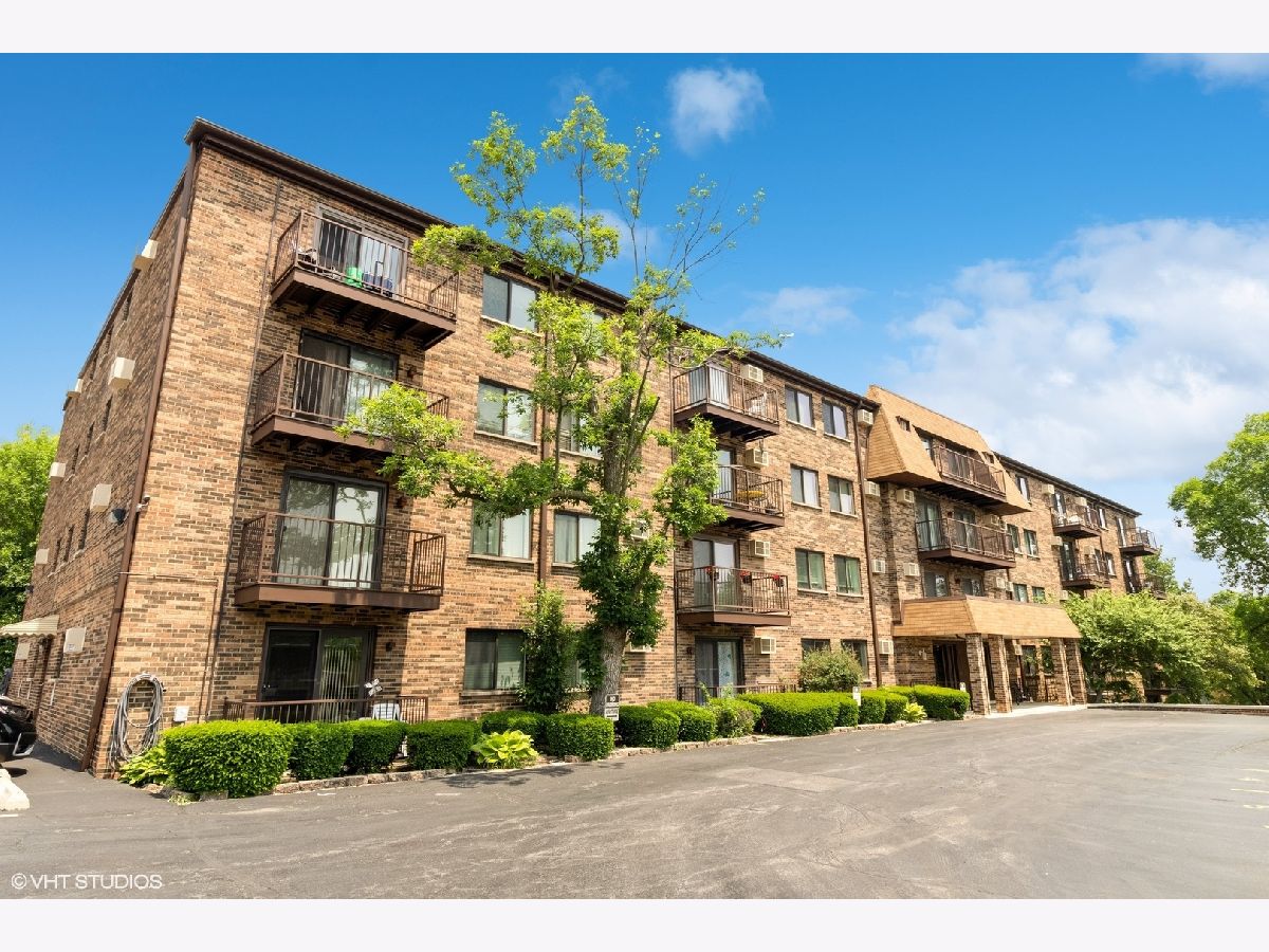 Condominiums Sold Banbury Hill Chicago Illinois, 6800 Raven