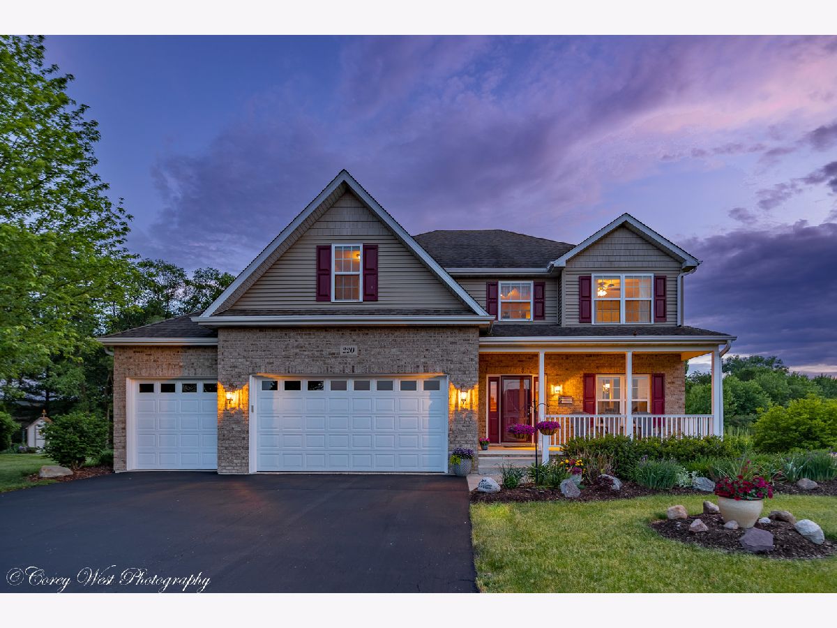 Homes & Townhomes & Condos Sold Townsend Woods Sycamore Illinois, 220 Dahl