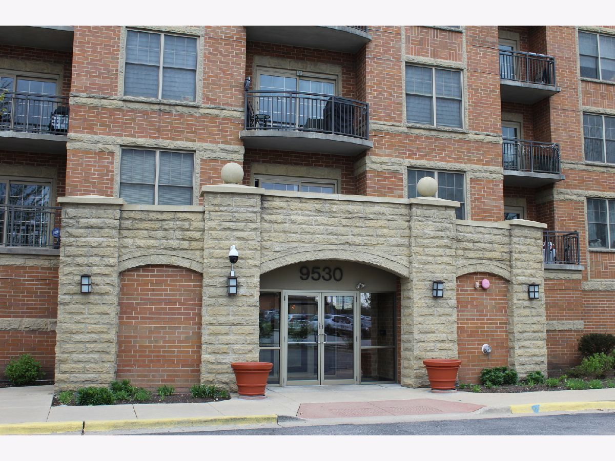 Condominiums Rented Prairie Town Center Oak Lawn Illinois, 9530 Cook