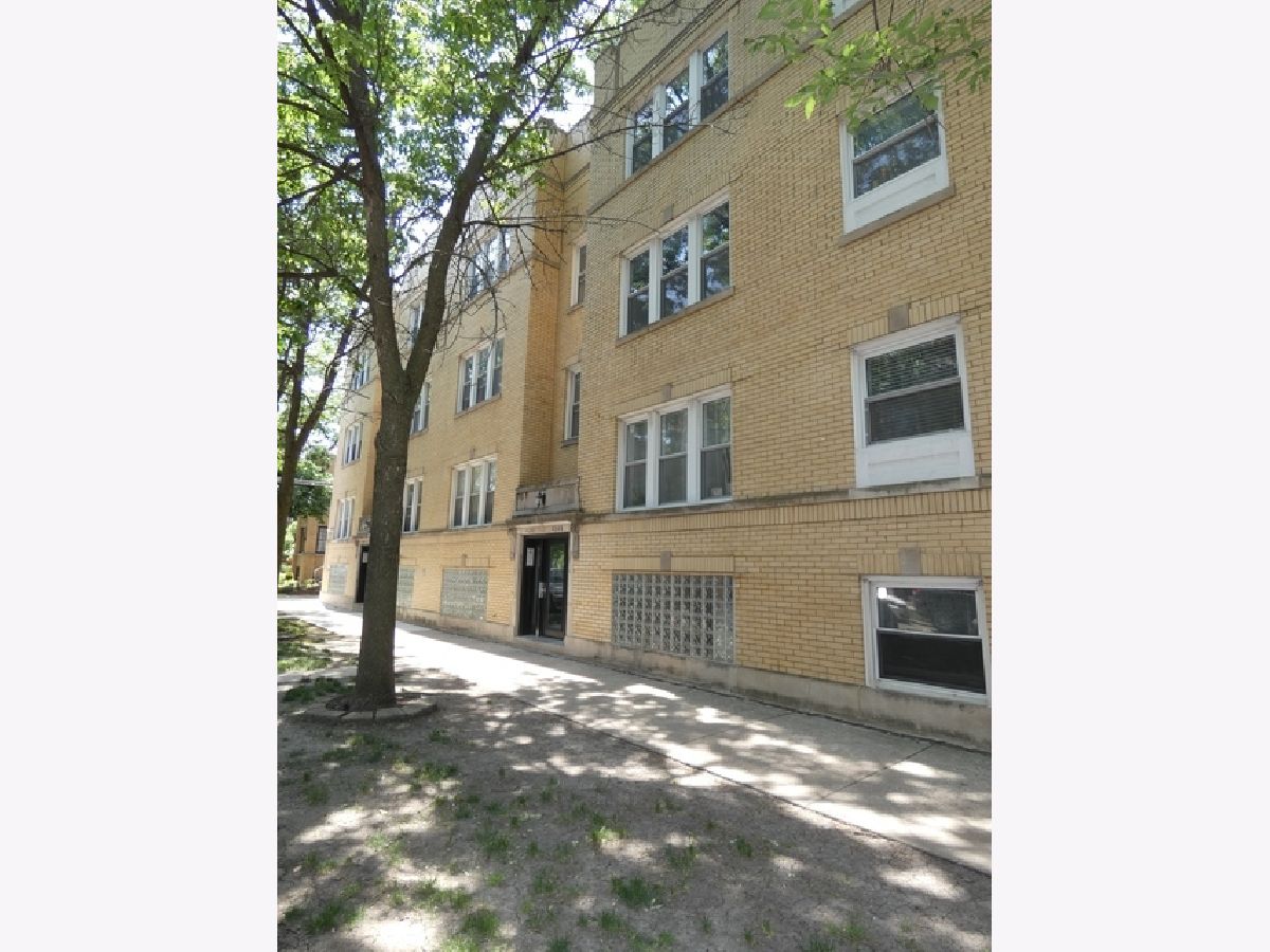 Homes & Condominiums Rented Ravenswood Manor Chicago Illinois, 4548 Albany