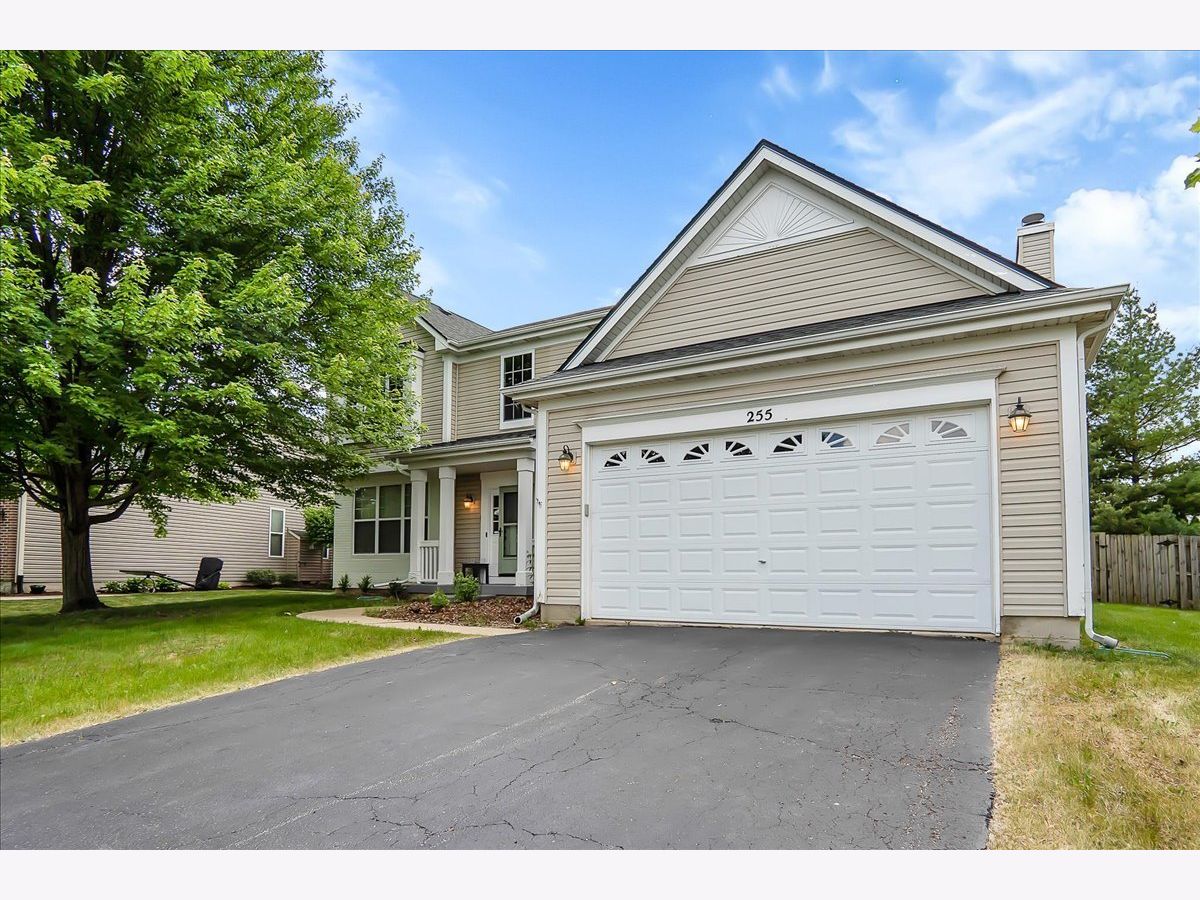 Windsor Pointe Sugar Grove IL, Townhomes & Condos & Homes For Sale