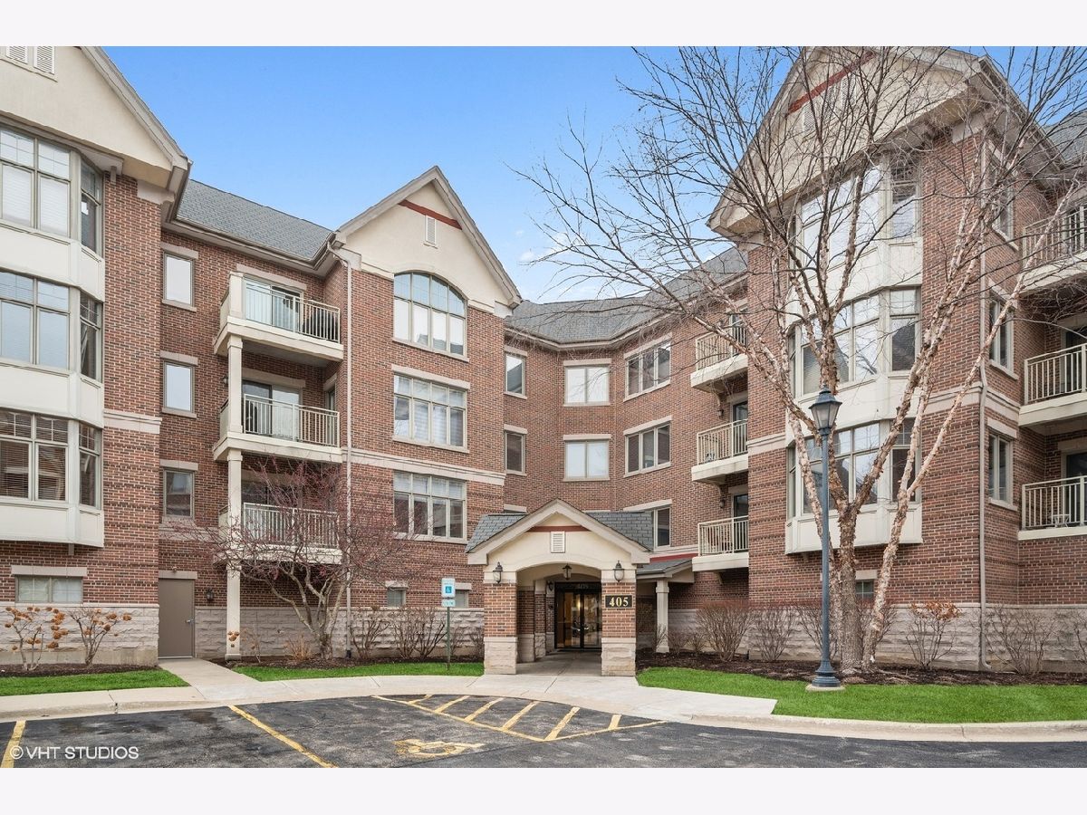 Condominiums Sold Village Green Lincolnshire Illinois, 405 Village Green