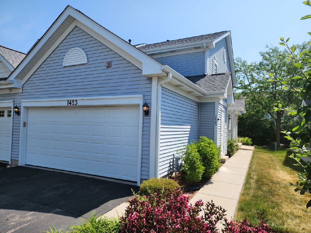 Townhomes Rented Insignia Ridge Mundelein Illinois, 1423 Wesley
