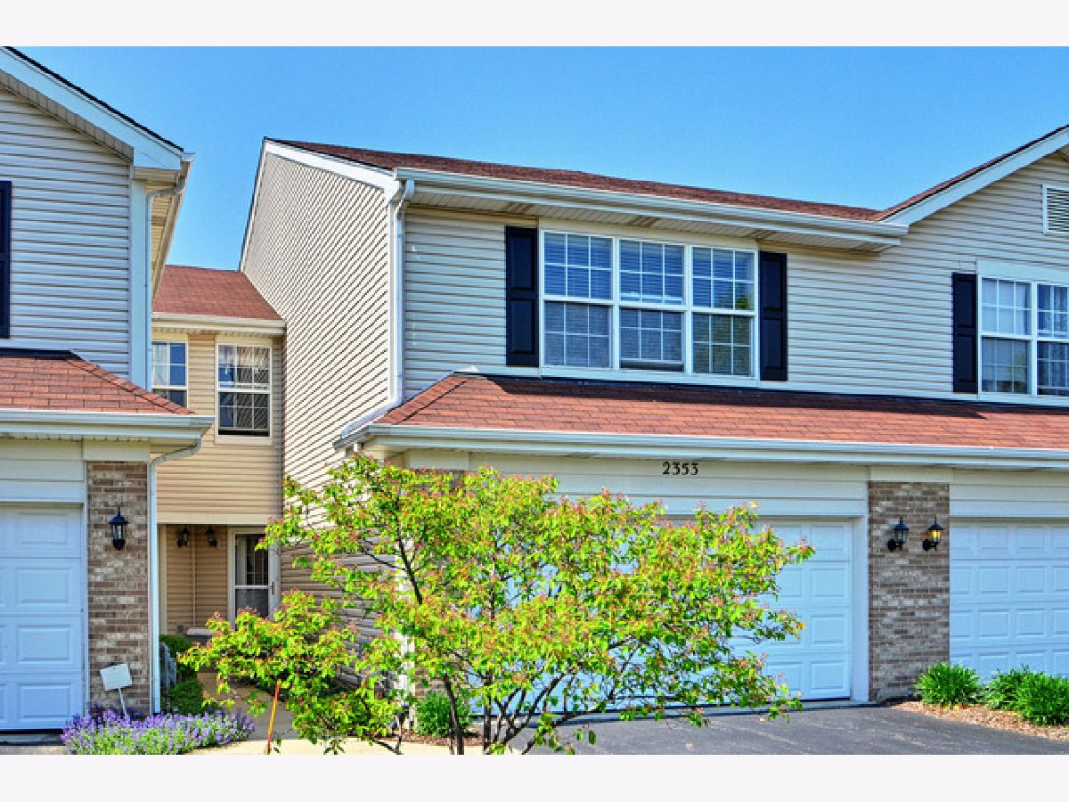 Townhomes & Condos Rented Park Avenue Aurora Illinois, 2353 Stoughton