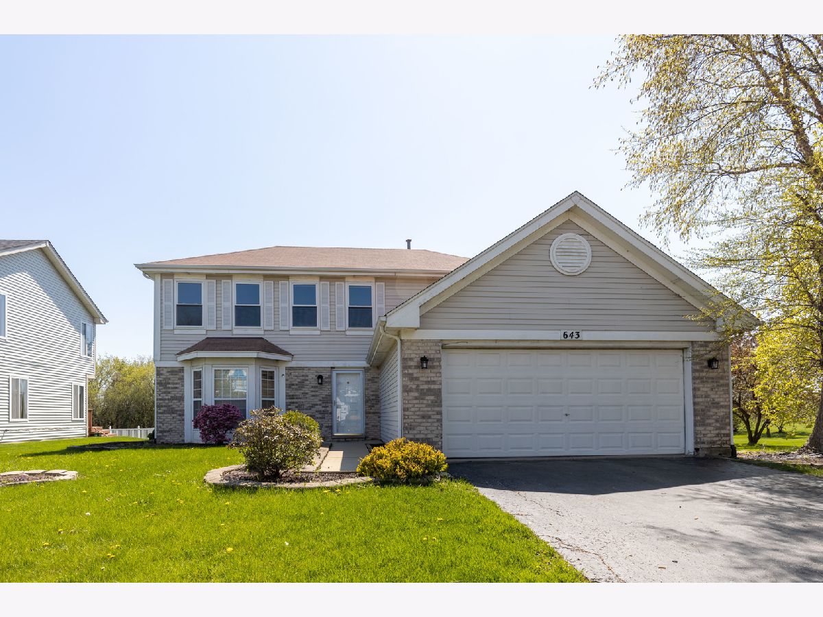 Homes Rented Lakewood Streams Streamwood Illinois, 643 Maple